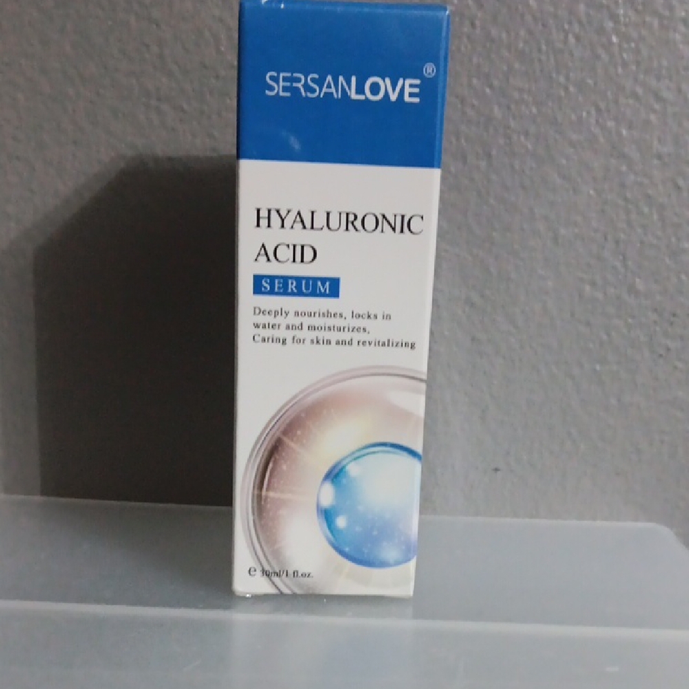 Hyaluronic Acid Serum - Blue and White